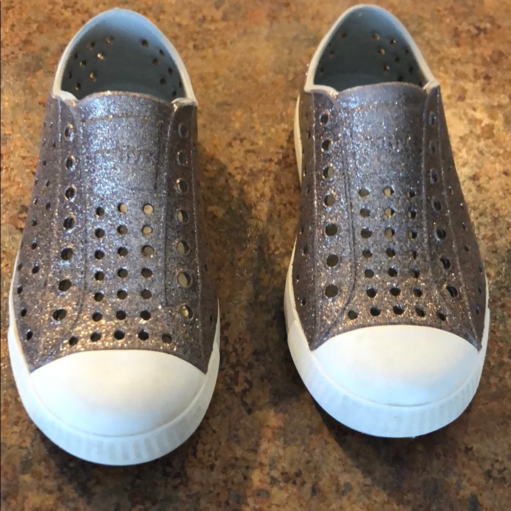 Native Jefferson Bling size 12